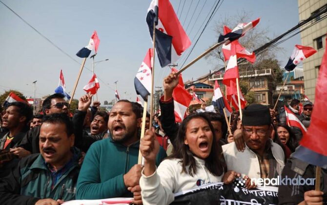 नेपाली राजनीतिको सात दशक : चुच्चे ढुङ्गो–छैन टुङ्गो