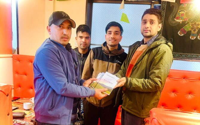 जापानमा पुस्तक बेचेर ब्लड क्यान्सर पीडित कवि नवराजलाई सहयोग