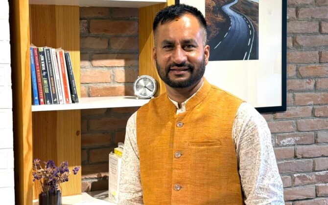पर्सा–३ मा रुपेश पाण्डे : उदाउँदो राजनीतिक तारा, किशोरदेखि युवासमूहसम्मको रोजाइ, ज्येष्ठ नागरिकको भरोसा बटुल्दै