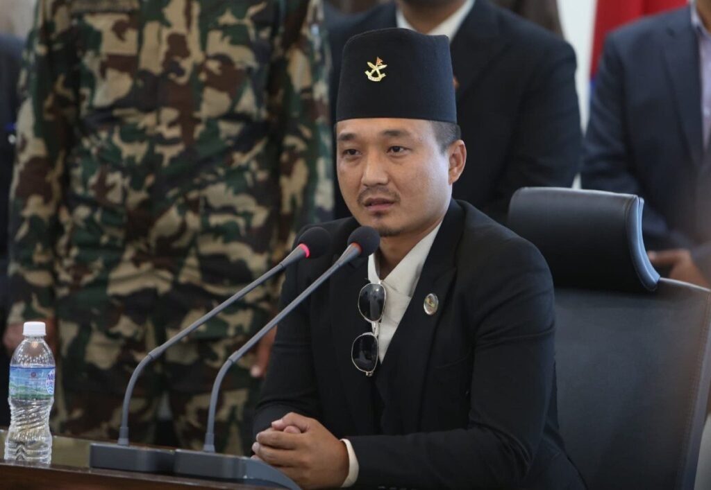 ओली र लेखकको पक्राउ प्रतिशोध होइन, न्यायको सुरुआत होः गृहमन्त्री गुरुङ