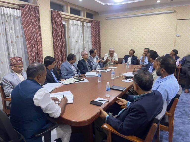 पृथ्वी राजमार्ग अवरुद्ध हुँदा ग्यास आपूर्तिमा समस्या, मन्त्रालयको पहलमा ५० हजार सिलिन्डर बजार पठाइने